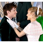 アリアナ・グランデ、恋人とのラブラブぶり披露「いつも愛らしい」