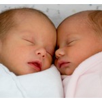 双子の命名、&ldquo;互いに関連性のある名前&rdquo;はあり？ なし？