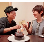 53歳誕生日の渡辺満里奈、夫のネプチューン・名倉潤と見つめ合い&ldquo;最高の笑顔&rdquo;