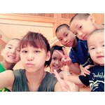 西内まりやがプライベートで大家族と再会、TV番組の密着取材で出会う。