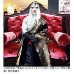 超リアルな等身大の志々雄座像、新宿ピカデリーで特別展示を実施。