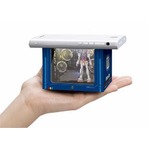 手のひらで輝くガンダム立像、プロジェクションマッピングを再現。