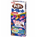初のチョコがけヨーグレット、3種類のチョコレートでコーティング。