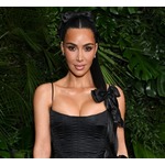 キム・カーダシアン、ドラマ共演者に&ldquo;サーモン精子&rdquo;のクリスマスギフト贈る