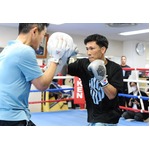 練習する岩田　ボクシング