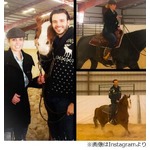 ブリが恋人に馬をプレゼント、Instagramに&ldquo;バースデーホース&rdquo;写真。