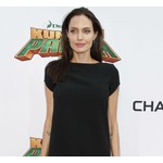 アンジーの警告に著名ブロガー「クソくらえ」