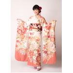 &ldquo;新成人&rdquo;芳根京子が美しい振袖姿