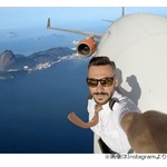 本物？偽物？&ldquo;飛行機から身を乗り出して自撮り&rdquo;