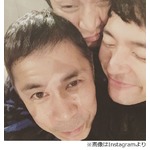 ナイナイ岡村が凄い3ショット、小栗旬＆妻夫木聡と顔寄せ合い密着。