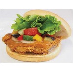 バターチキンカレーのバーガー、フレッシュネスが夏季限定で発売。