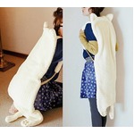 モコモコの&ldquo;猫&rdquo;背負って防寒、真冬でも安心のカイロポケット付き。