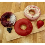 クリスピー・クリーム春の新ドーナツ食べ比べ