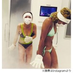 リンジー・ローハンが凍結療法、友人と水着で楽しむ様子が話題に。