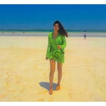 高橋メアリージュン「海外だと大胆な格好がしやすい」ミニ丈ワンピで&ldquo;美脚全開&rdquo;