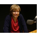 小室哲哉「LINEで会議」明かす、ラジオ番組で創作活動の秘話披露。