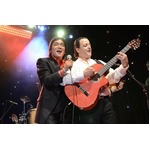 松崎しげるがフランスで絶唱、チコ＆ザ・ジプシーズとライブ共演。