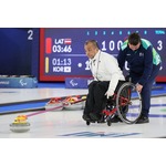 ストーンを放つ中島