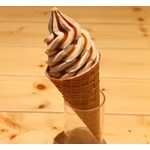 やわらか&ldquo;もちソース&rdquo;の黒みつきなこアイス