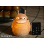 となりのトトロ信楽焼に新作、灯りが透ける「ほんのり灯（とう）」。