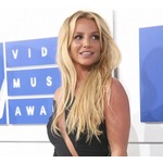 交通違反で車を停められたブリトニー・スピアーズ、警察に「もう漏れそう」