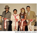 一流セレブ&ldquo;贋作&rdquo;4人一堂に、小石田純一やざわちんらがネタ披露。