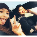 ダルビッシュ夫妻の&ldquo;仲良しピースショット&rdquo;