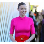 ミランダ・カー自宅に不審者、警備員刺される