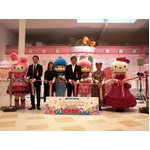 新生「ピューロランド」に行列、早い開園も親子連れやファンで賑わう。