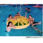 ローラが珍しい水着姿を披露、ファンも「貴重！」「レア！」と喜ぶ。