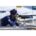 的を狙う佐藤圭一