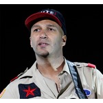 レイジのギタリスト、C・コーネルの死から立ち直れず