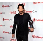 キアヌ・リーブス、子供を持つには「遅すぎる」