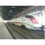 イースト・アイが北陸新幹線に、セレモニーに立ち会うツアー企画も。