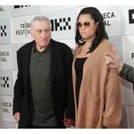 ロバート・デ・ニーロ「中国とのハーフ」の娘に中国語と英語学ばせたい