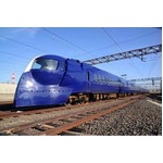 「スター・ウォーズ」&times;特急ラピート、オリジナルデザインで世界観表現。