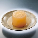ローソンおでんに厚さ倍の大根、だしの染みこんだ数量限定「厚い大根」。