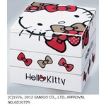 大胆デザインのキティおせち、キティ柄のかまぼこや高野豆腐なども。