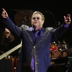 エルトン・ジョンが突然ブチギレ、スタッフに「ヒトラーだと思うな！」。