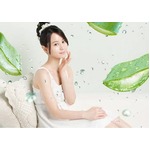 &ldquo;弾けキャラ&rdquo;のNEW堀北真希、「森永アロエヨーグルト」新CMで披露。