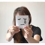 女性の涙を&ldquo;嗅ぐ&rdquo;と男性の攻撃性が減る