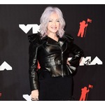 シンディ・ローパーが&ldquo;著名になる前&rdquo;性暴力被害、加害男と遭遇して不快な思いも