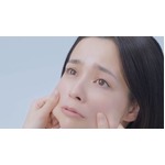 加藤ローサが出産後初のCM出演、&ldquo;二児のママ&rdquo;とは思えないみずみずしさ。