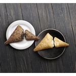 マックの「三角チョコパイ」、今年は黒と白