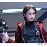 「新空港占拠」武装集団の獣&ldquo;兎&rdquo;役の正体判明、「美人すぎる」の声