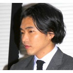 柄本佑と安藤サクラに第1子、イベントでポロリ