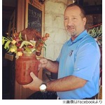 鳥1羽のせた&ldquo;野獣&rdquo;カクテル、巨大グラスにフライドチキンが鎮座。