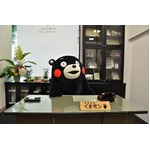 くまモンに会える常設部長室、オリジナルグッズ販売や特別映像上映も。