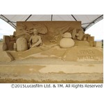 スター・ウォーズの砂像が完成、C-3POや新ストームトルーパーも視察。