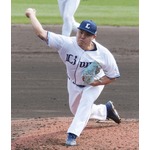 力投する平良　プロ野球